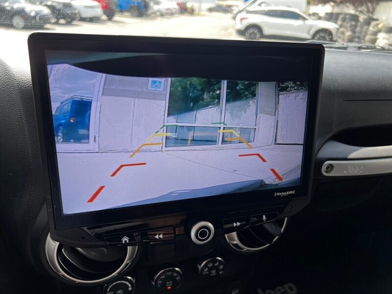 Used 2015 Jeep Wrangler Sahara w/ Connectivity Group AWD/4WD image 31