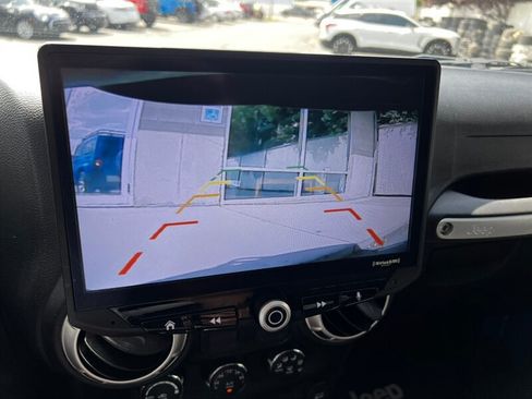 Used 2015 Jeep Wrangler Sahara w/ Connectivity Group AWD/4WD image 31