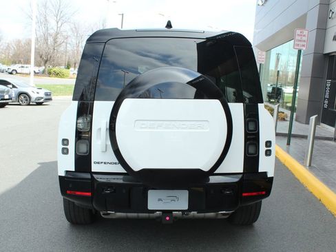 New 2026 Land Rover Defender 130 X-Dynamic SE image 6