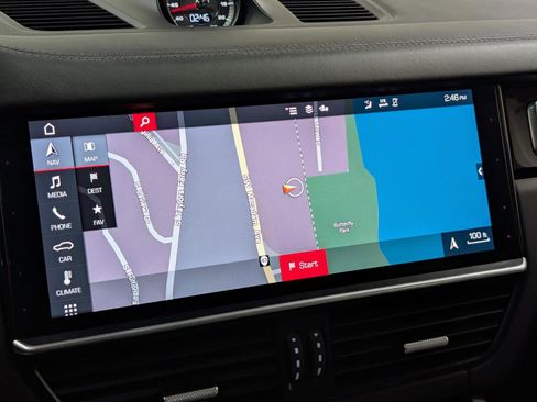 Used 2020 Porsche Cayenne Turbo image 39