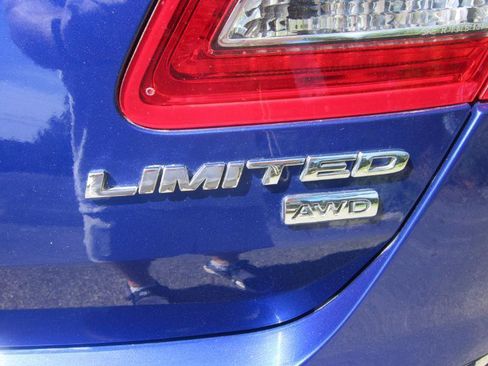 Used 2013 Ford Taurus Limited AWD/4WD image 25
