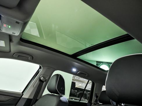 New 2026 Volkswagen Atlas SEL Premium R-Line AWD/4WD image 9