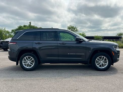 Used 2025 Jeep Grand Cherokee Laredo X w/ Luxury Tech Group I AWD/4WD image 45