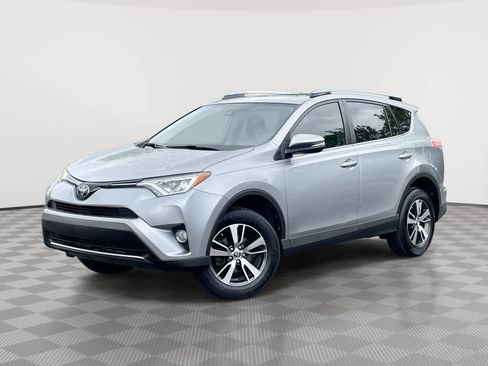 Used 2018 Toyota RAV4 XLE FWD image 1