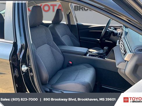 Used 2026 Toyota Camry LE FWD image 6