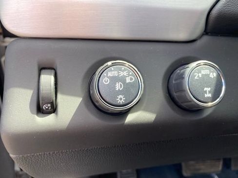 Used 2019 GMC Yukon SLT w/ Premium Edition AWD/4WD image 21