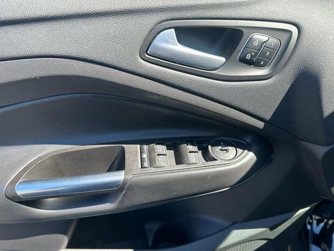 Used 2017 Ford Escape Titanium AWD/4WD image 9