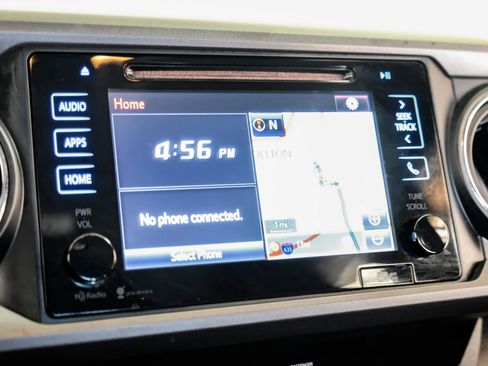 Used 2016 Toyota Tacoma TRD Sport w/ Towing Package image 27