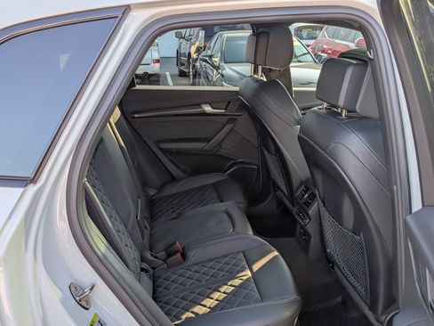 Used 2022 Audi SQ5 Prestige AWD/4WD image 12