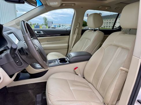 Used 2016 Lincoln MKT AWD w/ Equipment Group 201A image 12