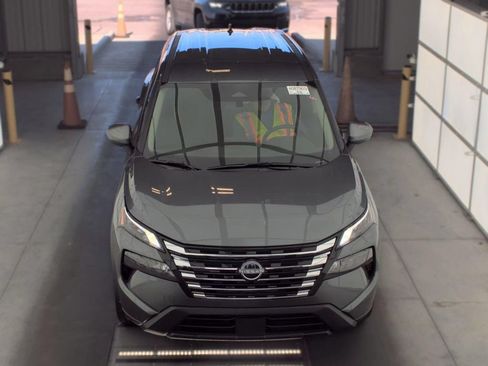 Certified 2026 Nissan Rogue SV AWD/4WD image 3