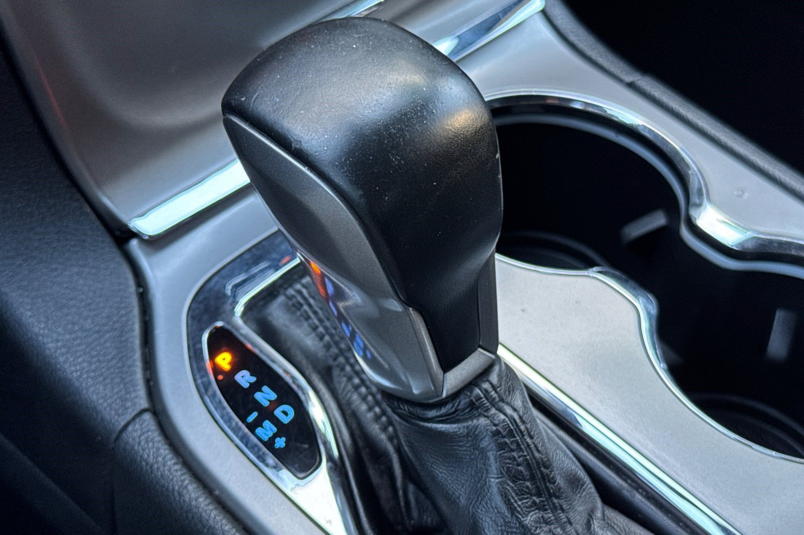 Used 2020 Jeep Grand Cherokee Limited AWD/4WD image 18
