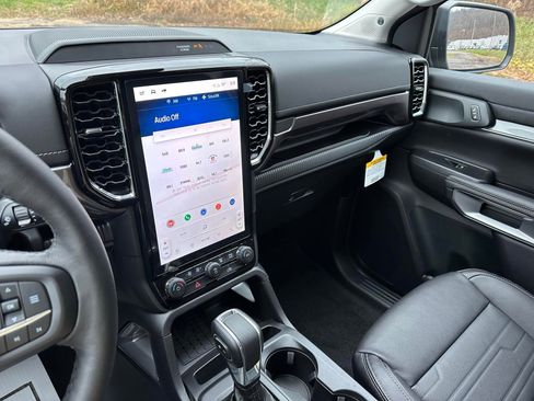 New 2025 Ford Ranger Lariat w/ Chrome Accent Package image 19