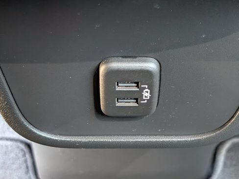 Used 2020 Chevrolet Equinox LT FWD image 31
