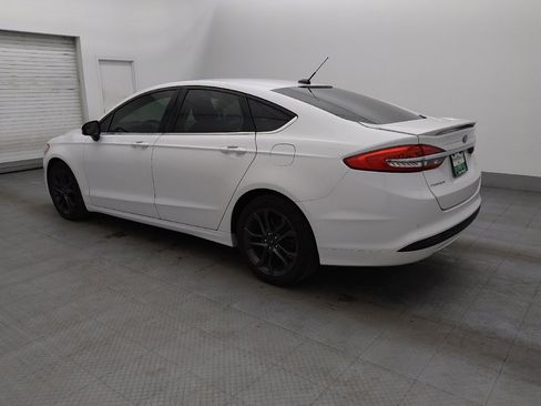 Used 2018 Ford Fusion SE w/ Equipment Group 201A image 3
