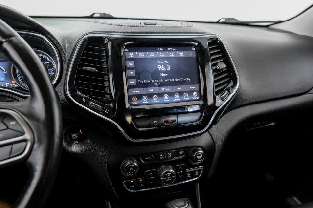 Used 2019 Jeep Cherokee Limited AWD/4WD image 25