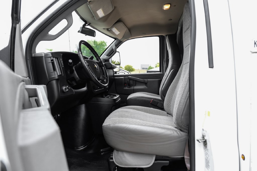 Used 2021 Chevrolet Express 3500 w/ Power Convenience Package RWD image 3