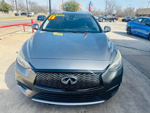 Used 2018 INFINITI QX30 Premium w/ Navigation Package image 8