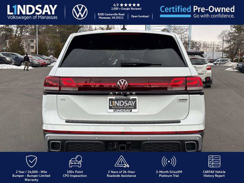 Used 2025 Volkswagen Atlas Peak Edition SE image 4