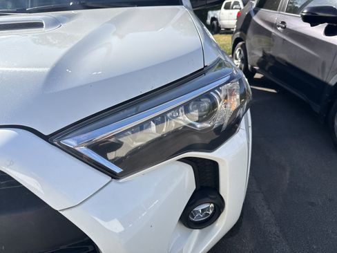 Used 2021 Toyota 4Runner TRD Off-Road AWD/4WD image 10