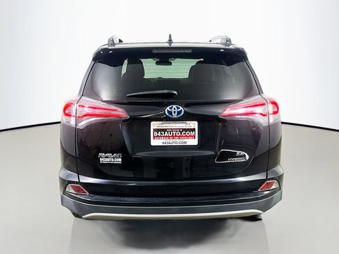 Used 2018 Toyota RAV4 SE AWD/4WD image 6