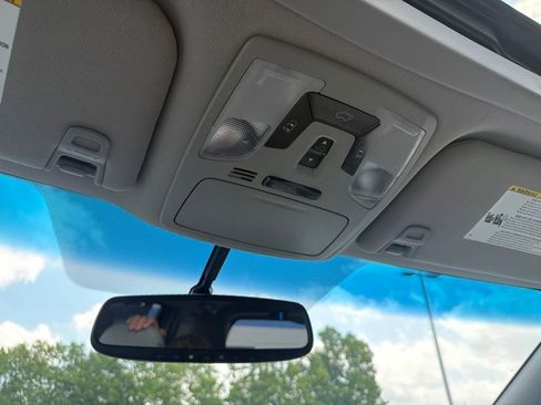 Used 2017 Toyota Sienna XLE Premium FWD image 14