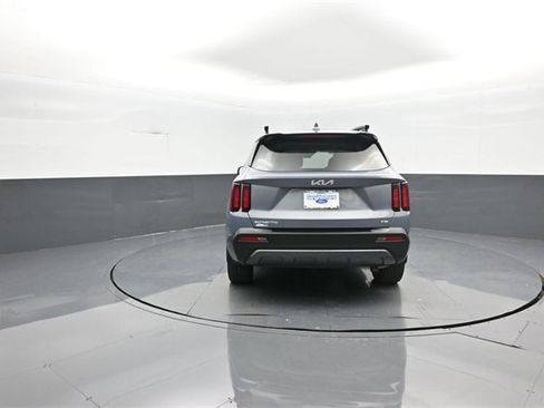 Used 2023 Kia Sorento X-Line EX image 6