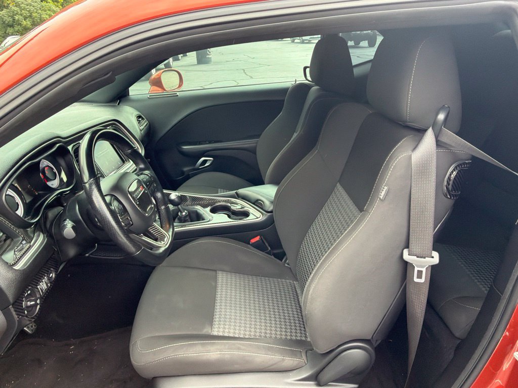 Used 2022 Dodge Challenger R/T w/ Shaker Package RWD image 9