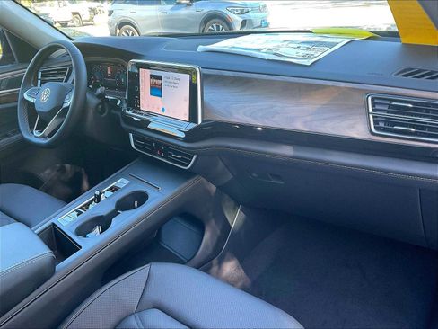 New 2026 Volkswagen Atlas SE image 10