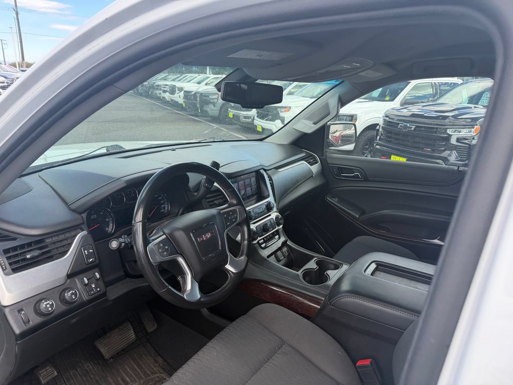 Used 2020 GMC Yukon XL SLE w/ HD Trailering Package AWD/4WD image 4