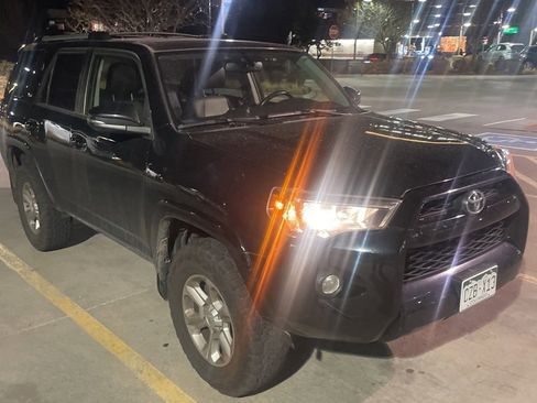 Used 2019 Toyota 4Runner SR5 Premium image 2