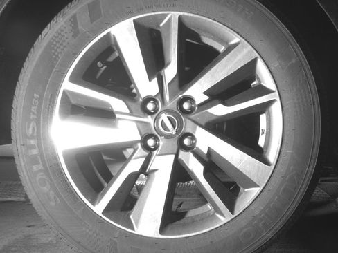 Used 2025 Nissan Versa SV FWD image 15