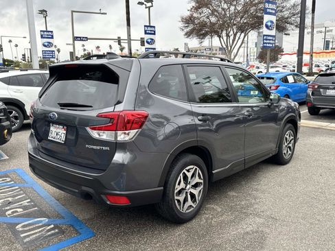 Used 2024 Subaru Forester Premium image 4