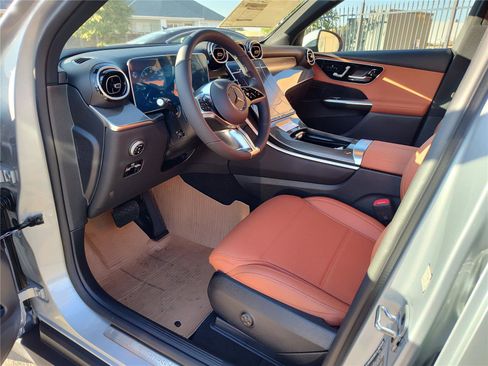 New 2026 Mercedes-Benz GLC 300 image 2