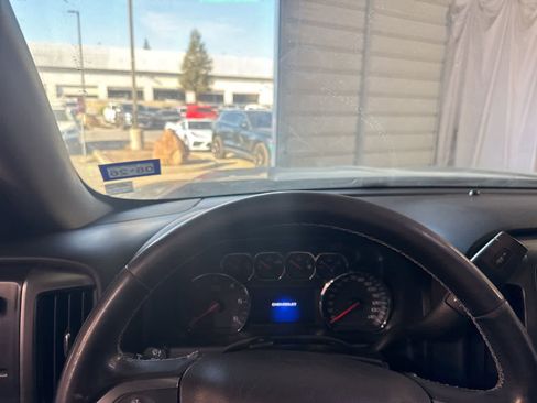 Used 2018 Chevrolet Silverado 1500 LT w/ Texas Edition image 24