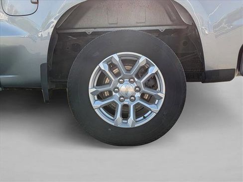 Used 2023 Chevrolet Silverado 1500 LT AWD/4WD image 14