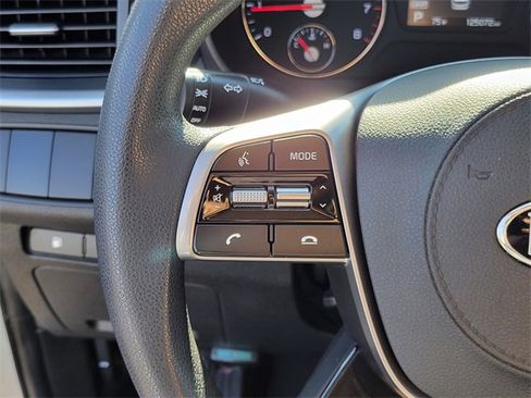 Used 2019 Kia Sorento L image 18