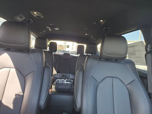 New 2026 Chrysler Pacifica Select image 28