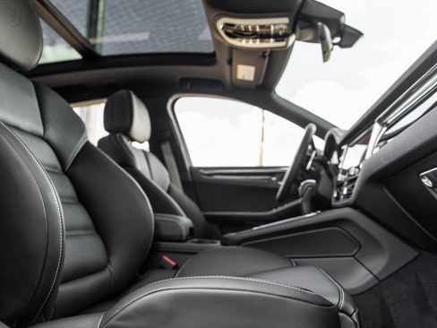 Certified 2026 Porsche Macan Turbo AWD/4WD image 45