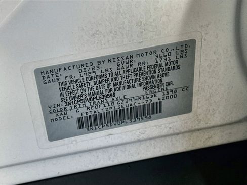 Used 2023 Nissan Kicks SR FWD image 12
