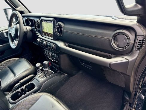 Used 2023 Jeep Wrangler Unlimited Sahara AWD/4WD image 34