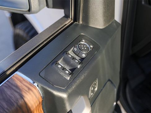 Used 2019 Ford F150 Lariat w/ Equipment Group 502A Luxury image 28