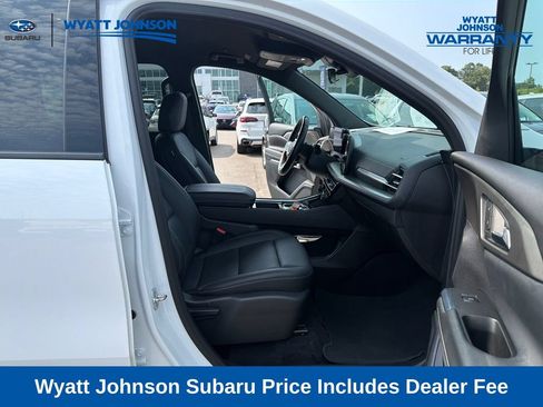 Used 2025 Chevrolet Traverse LT AWD/4WD image 37