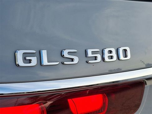 Used 2025 Mercedes-Benz GLS 580 GLS 580 image 30