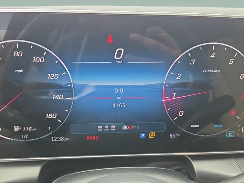 Used 2026 Mercedes-Benz GLC 300 image 27