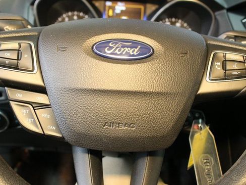 Used 2017 Ford Focus SE image 18
