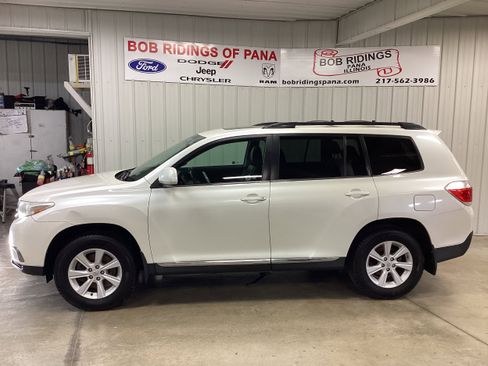 Used 2013 Toyota Highlander SE image 2