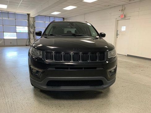 Used 2020 Jeep Compass Latitude FWD image 3