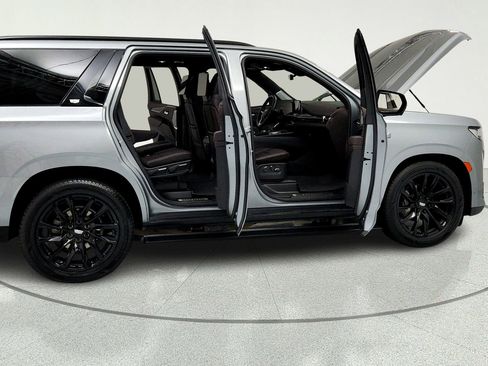 Certified 2024 Cadillac Escalade Sport Platinum w/ LPO, ONYX Package AWD/4WD image 13