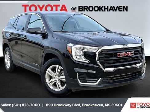 Used 2024 GMC Terrain SLE image 1